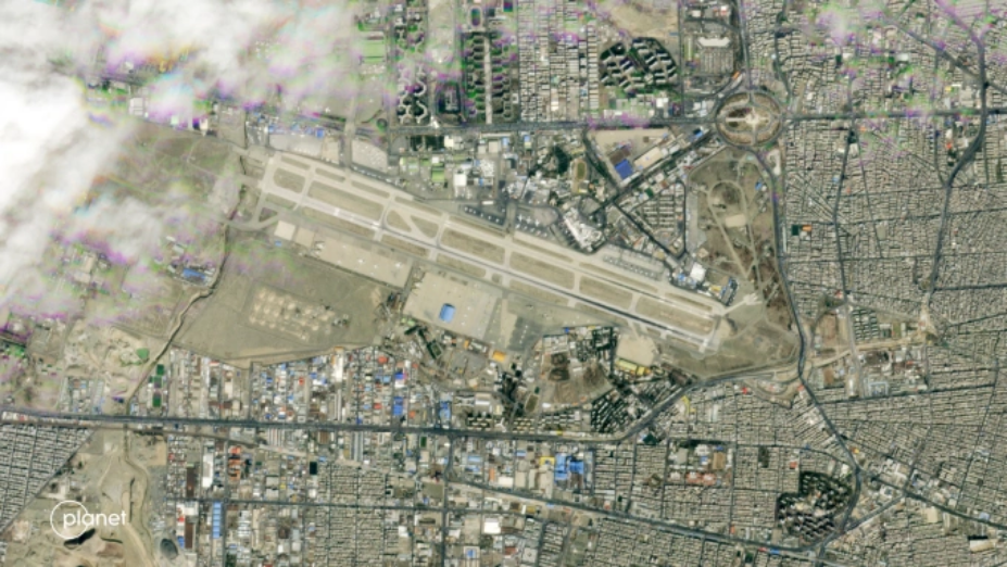 Ảnh vệ tinh sân bay Mehrabad ở Tehran, Iran, ngày 28/2. Ảnh: AFP