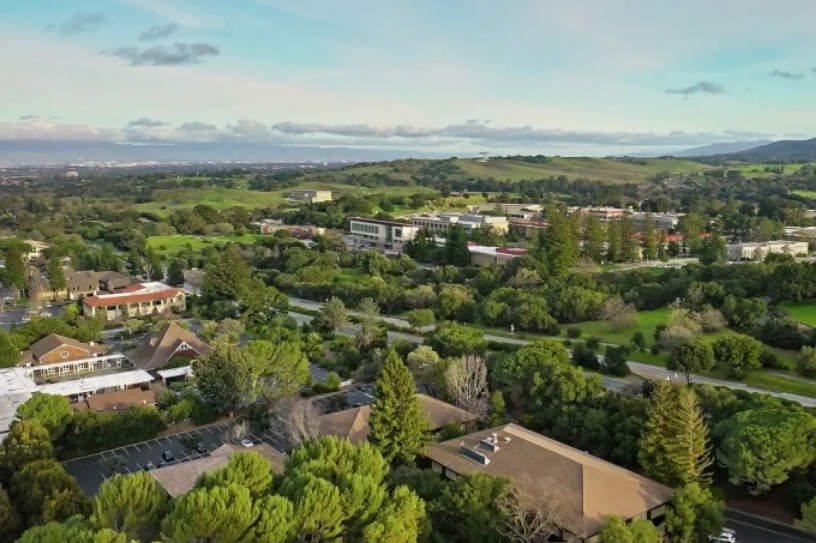 Sharon Heights, khu nhà giàu ở Menlo Park, California đang xảy ra hàng loạt vụ trộm cắp. Ảnh: Sfgate