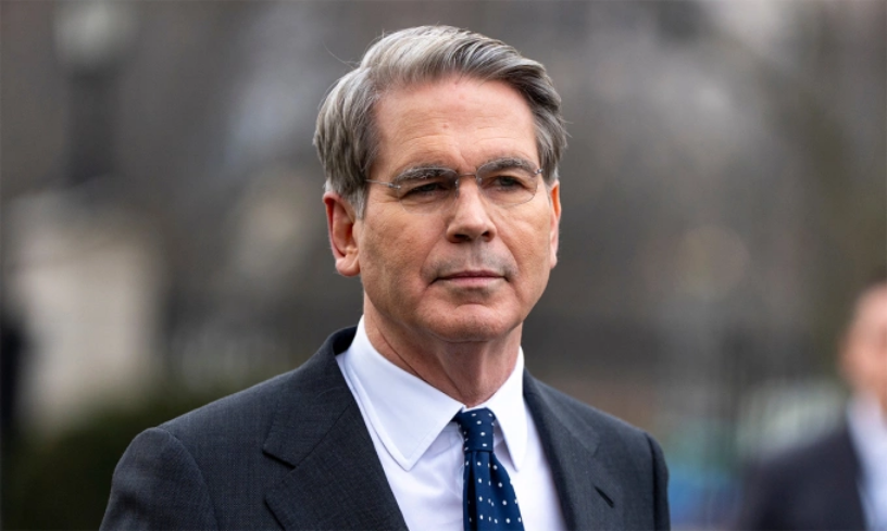 Bộ trưởng Tài chính Mỹ Scott Bessent tại khuôn viên Nhà Trắng ngày 6/3. Ảnh: AP