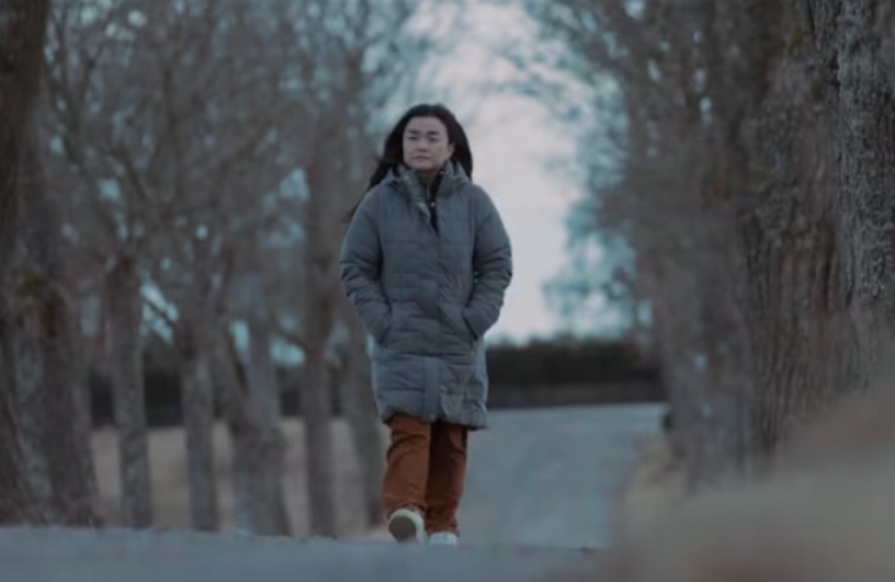 Madeleine Bjork trên đường phố Thụy Điển. Ảnh: CNA