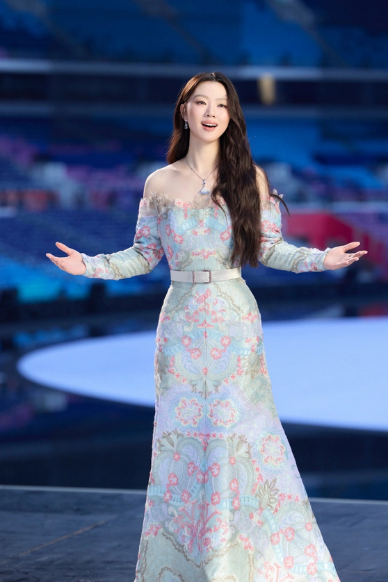 Ca sĩ Thiện Y Thuần. Ảnh: Weibo