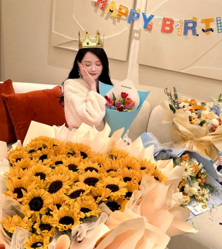 Sau khi kết hôn với doanh nhân người Malaysia Alan Chen, Trần Kiều Ân có cuộc sống kín tiếng, thường xuyên đi du lịch, dành thời gian cho gia đình và chỉ nhận các dự án ngắn ngày để tận hưởng cuộc sống hôn nhân. Ảnh: Instagram iam_joechen