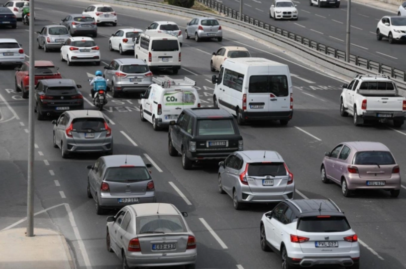 Đường phố của Malta luôn trong tình trạng ùn tắc do diện tích nhỏ nhưng số lượng ôtô cá nhân ngày càng tăng. Ảnh: Times of Malta