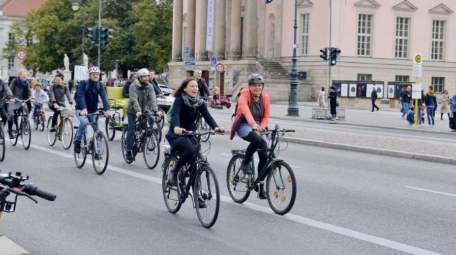 Người dân Thụy Điển, kể cả các chủ doanh nghiệp, tỷ phú vẫn thường đạp xe đi làm. Ảnh minh họa: KSL