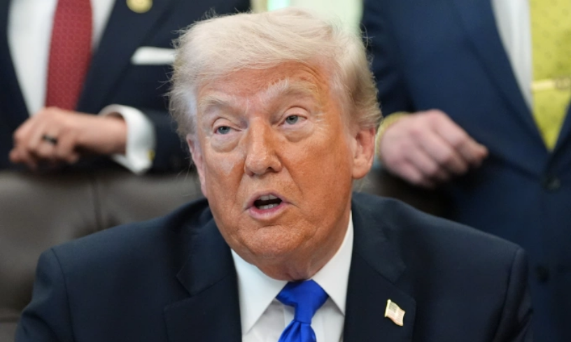 Tổng thống Mỹ Donald Trump phát biểu tại Nhà Trắng hôm 30/4. Ảnh: AP