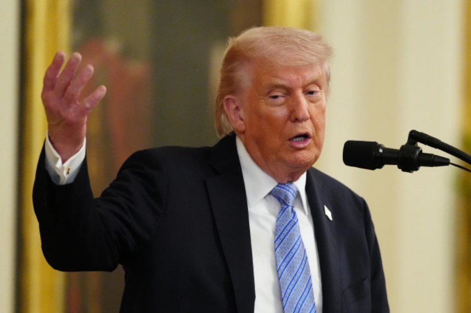 Tổng thống Mỹ Donald Trump phát biểu tại Nhà Trắng ngày 4/5. Ảnh: AP