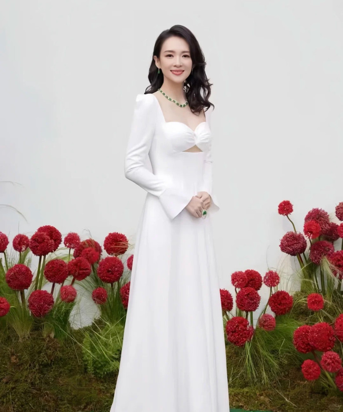 XEM VIDEO: Bộ trang sức ngọc bích của Chương Tử Di.