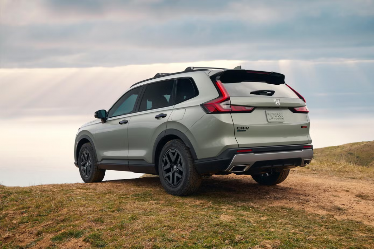 Honda 'tất tay' với xe hybrid, hé lộ về CR-V đời mới - Ảnh 1.